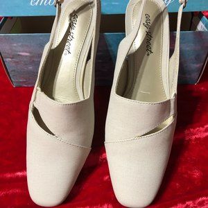 Easy Street Size 9.5 New Super Flex, Style: Choice, Color: Oatmeal